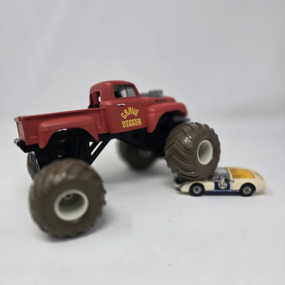Monster Jam Grave Digger Red Truck‎  Diecast